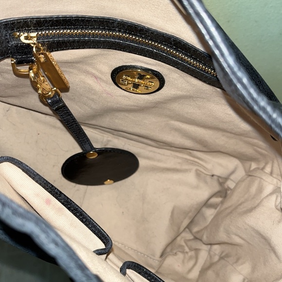 Tory Burch Dena Glazed Leather Hobo Black - Picture 9 of 11